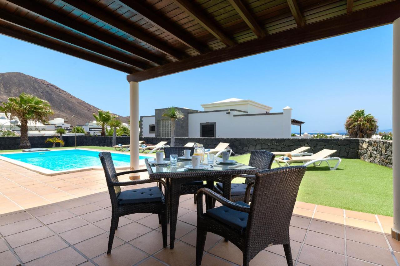 Villa Esterlicia Playa Blanca  Exterior photo